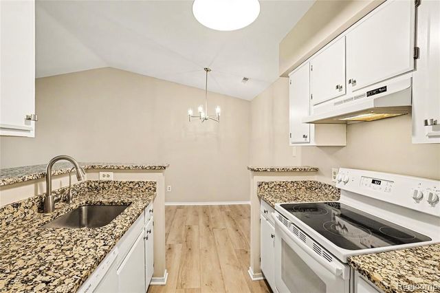 314 Spring Brooke Drive 7, Brighton, MI 48116