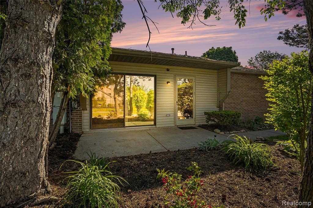 314 Spring Brooke Drive 7, Brighton, MI 48116