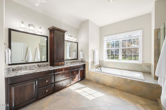 7029 Hasentree Way, Wake Forest, NC 27587