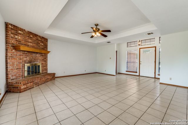 124 Country Gardens, La Vernia, TX 78121