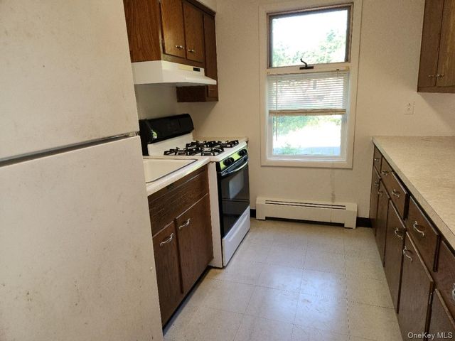 20 Locust Street 1B, Warwick, NY 10990