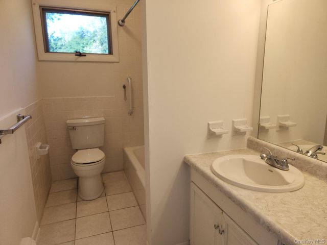 20 Locust Street 1B, Warwick, NY 10990