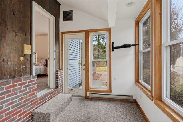 38 Oakland St, Medway, MA 02053