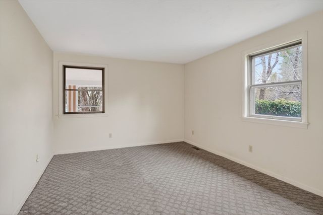 38 Oakland St, Medway, MA 02053