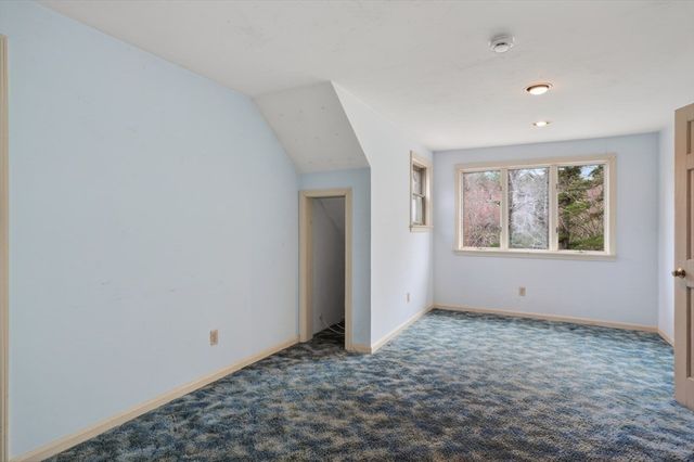 38 Oakland St, Medway, MA 02053