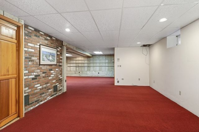 38 Oakland St, Medway, MA 02053