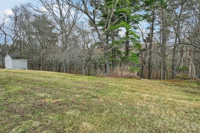 38 Oakland St, Medway, MA 02053