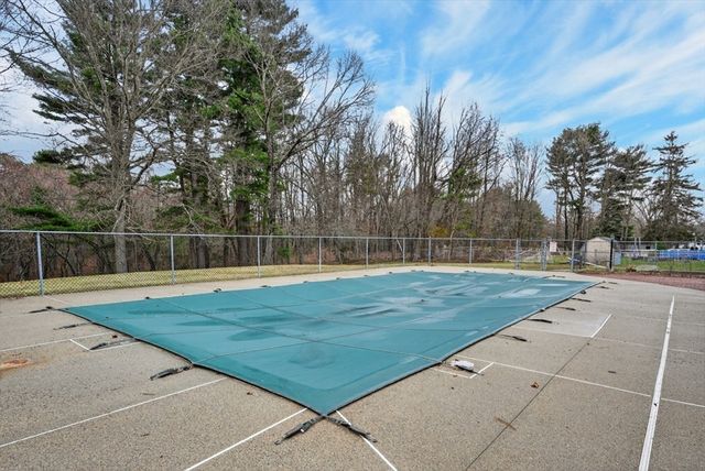 38 Oakland St, Medway, MA 02053