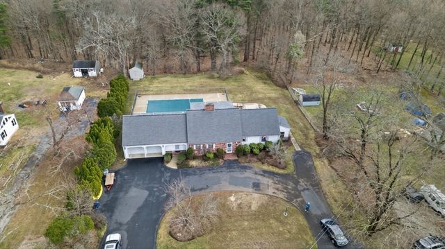 38 Oakland St, Medway, MA 02053