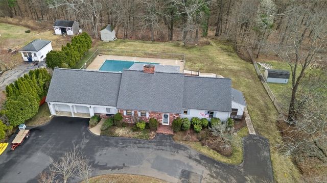 38 Oakland St, Medway, MA 02053