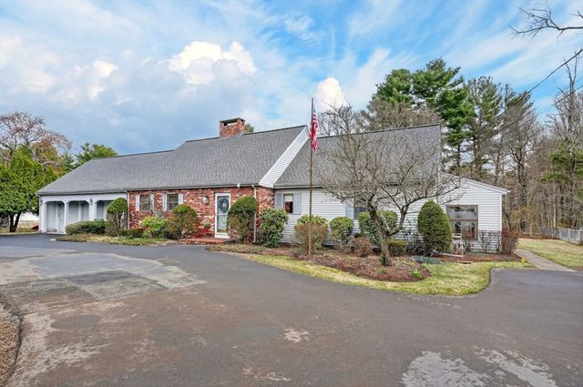 38 Oakland St, Medway, MA 02053