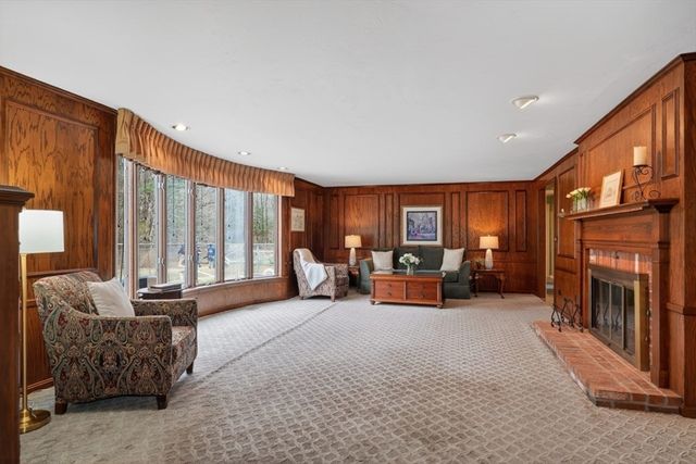 38 Oakland St, Medway, MA 02053