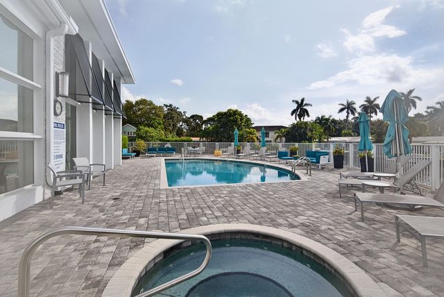 2900 NE 12th Terrace 22, Oakland Park, FL 33334