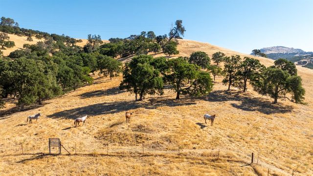 3206 Gillam Rd, Valley Springs, CA 95252