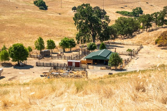 3206 Gillam Rd, Valley Springs, CA 95252