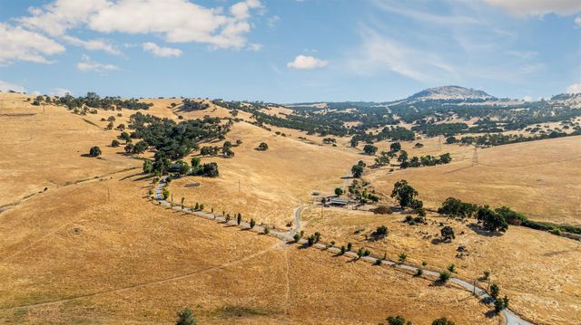 3206 Gillam Rd, Valley Springs, CA 95252