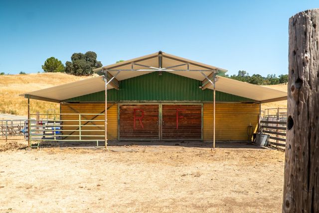 3206 Gillam Rd, Valley Springs, CA 95252