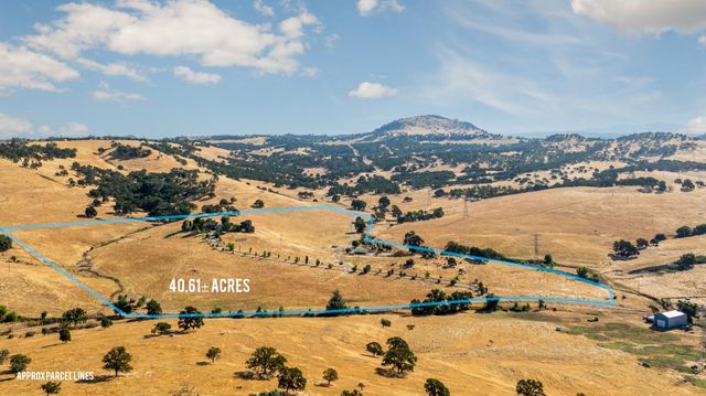 3206 Gillam Rd, Valley Springs, CA 95252