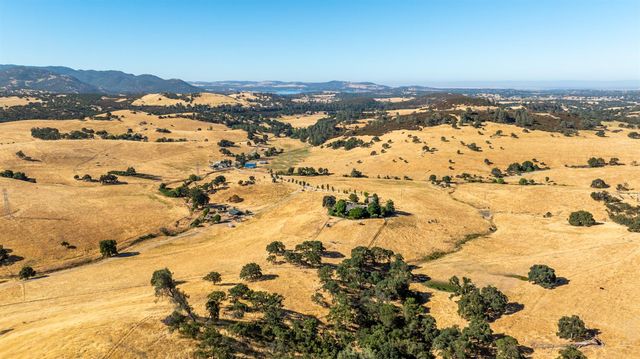 3206 Gillam Rd, Valley Springs, CA 95252