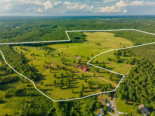 331 Christopher Ln, Lawrenceburg, TN 38464