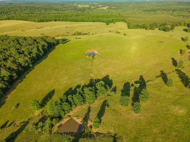 331 Christopher Ln, Lawrenceburg, TN 38464