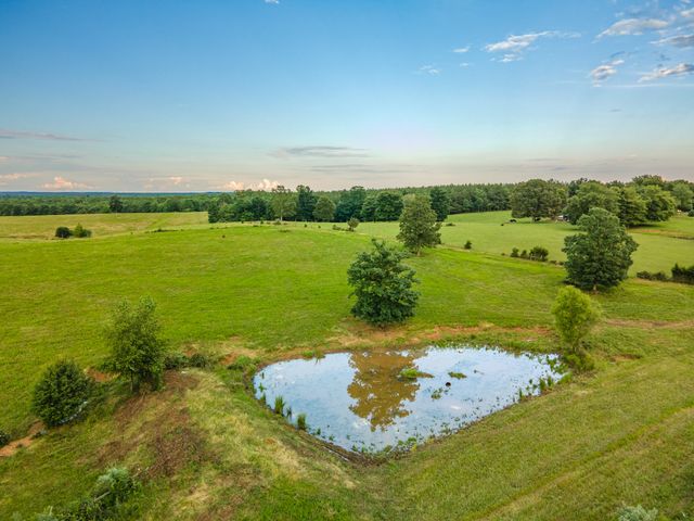 331 Christopher Ln, Lawrenceburg, TN 38464