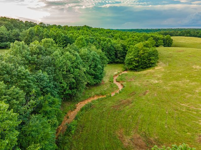 331 Christopher Ln, Lawrenceburg, TN 38464