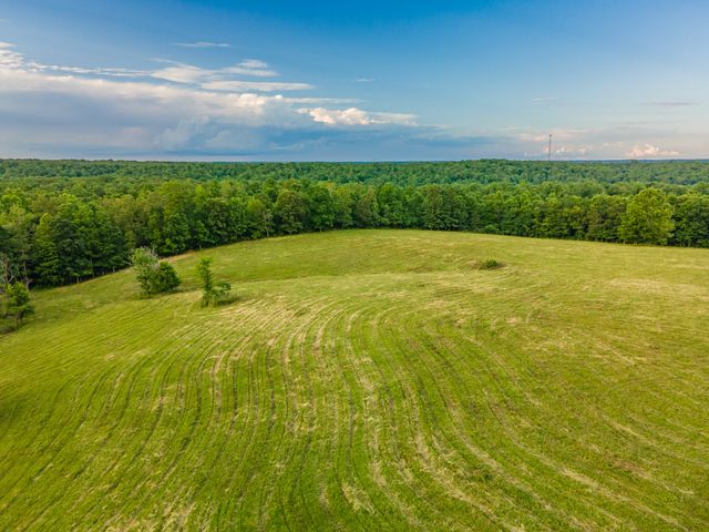 331 Christopher Ln, Lawrenceburg, TN 38464