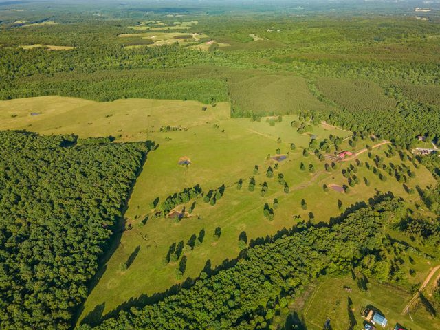 331 Christopher Ln, Lawrenceburg, TN 38464