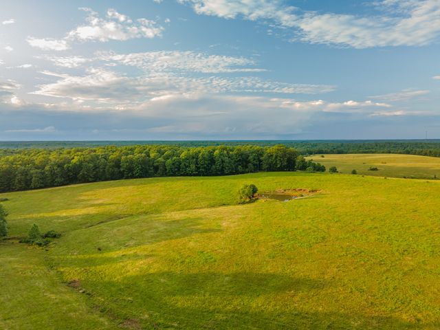 331 Christopher Ln, Lawrenceburg, TN 38464