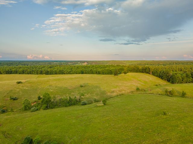 331 Christopher Ln, Lawrenceburg, TN 38464