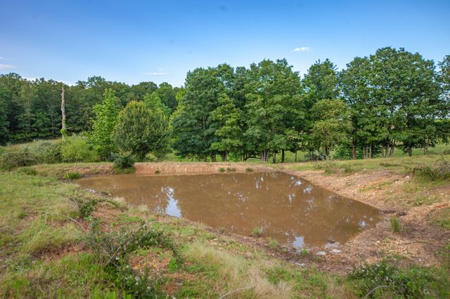 331 Christopher Ln, Lawrenceburg, TN 38464