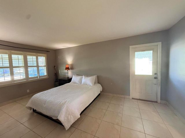 220 Country Lane A, Boynton Beach, FL 33435