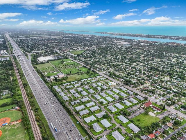 220 Country Lane A, Boynton Beach, FL 33435