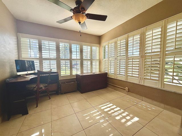 220 Country Lane A, Boynton Beach, FL 33435