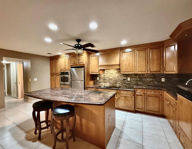 220 Country Lane A, Boynton Beach, FL 33435