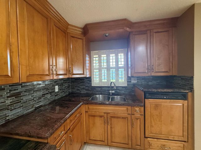 220 Country Lane A, Boynton Beach, FL 33435