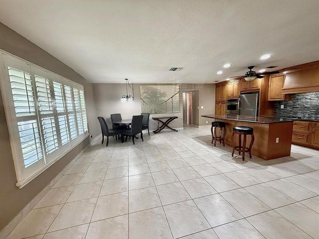220 Country Lane A, Boynton Beach, FL 33435