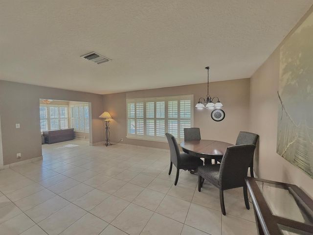 220 Country Lane A, Boynton Beach, FL 33435