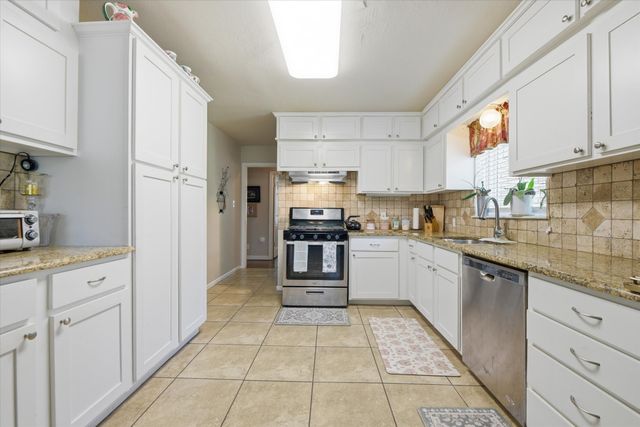 3559 Paramount Street, North Richland Hills, TX 76117