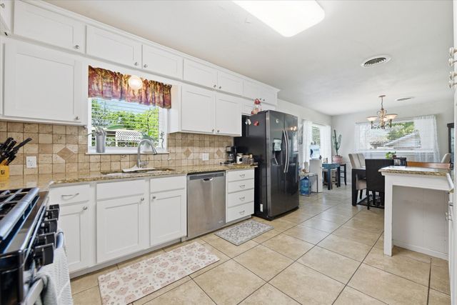 3559 Paramount Street, North Richland Hills, TX 76117