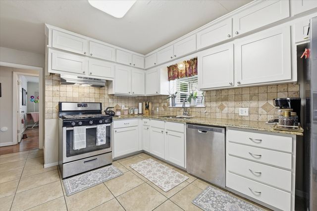 3559 Paramount Street, North Richland Hills, TX 76117