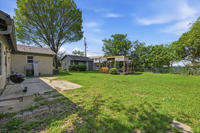 3559 Paramount Street, North Richland Hills, TX 76117