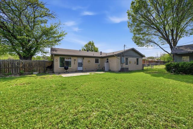 3559 Paramount Street, North Richland Hills, TX 76117