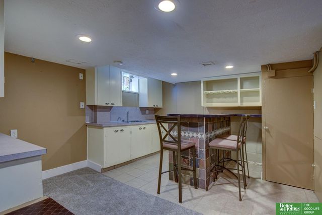 2619 N 52nd Street, Omaha, NE 68104