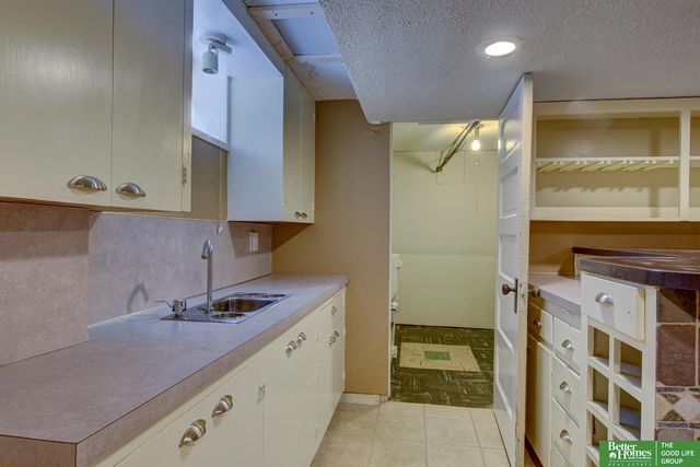 2619 N 52nd Street, Omaha, NE 68104