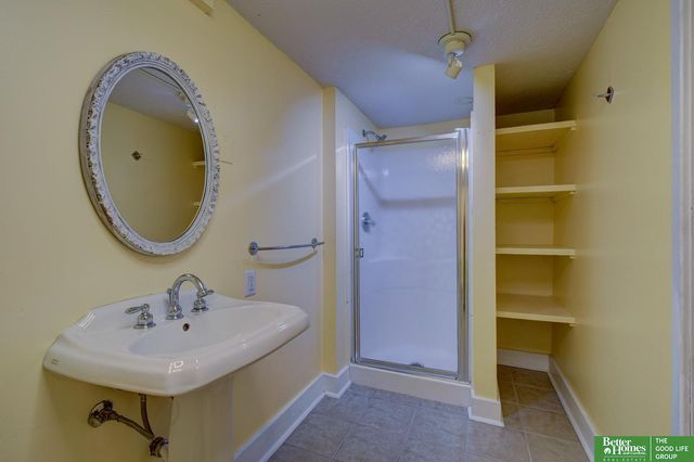 2619 N 52nd Street, Omaha, NE 68104