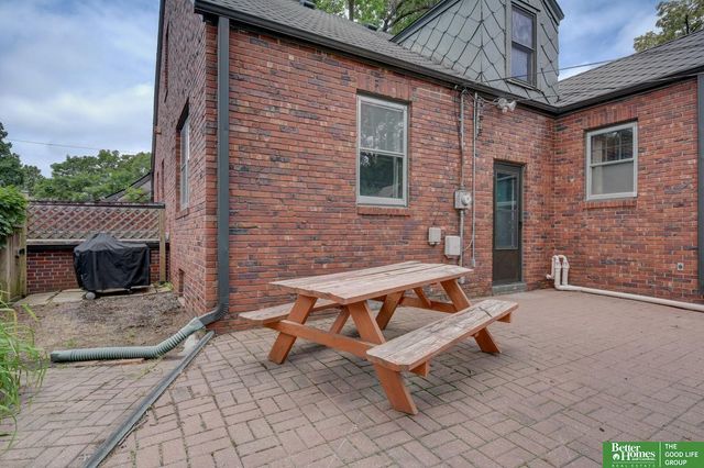 2619 N 52nd Street, Omaha, NE 68104