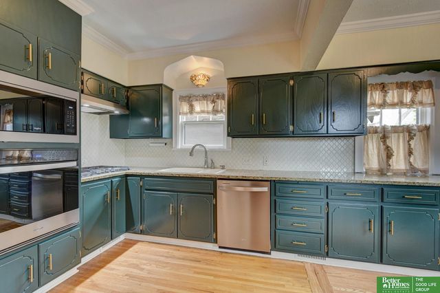 2619 N 52nd Street, Omaha, NE 68104