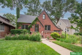 2619 N 52nd Street, Omaha, NE 68104